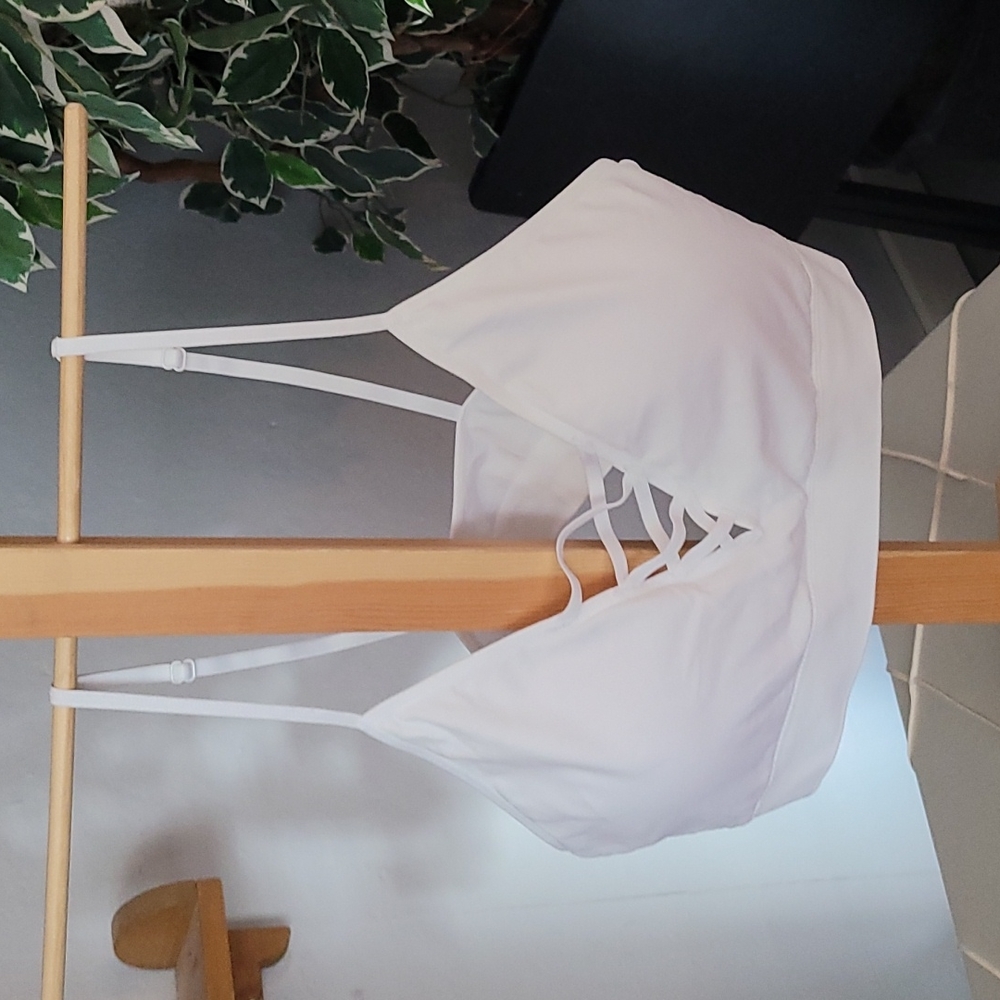 No Boundaries XXXL white padded bralette/sports bra